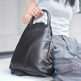sac-a-dos-cuir-femme-convertible-Oda-porte2