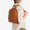 sac-a-dos-femme-elegant-Bristol-marron-porte