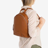 sac-a-dos-femme-elegant-Bristol-marron-porte