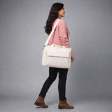 sacoche-ordinateur-femme-elegante-Poppy-beige-porte