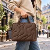 sacoche-ordinateur-femme-matelassee-Kelly-marron-glace-portee